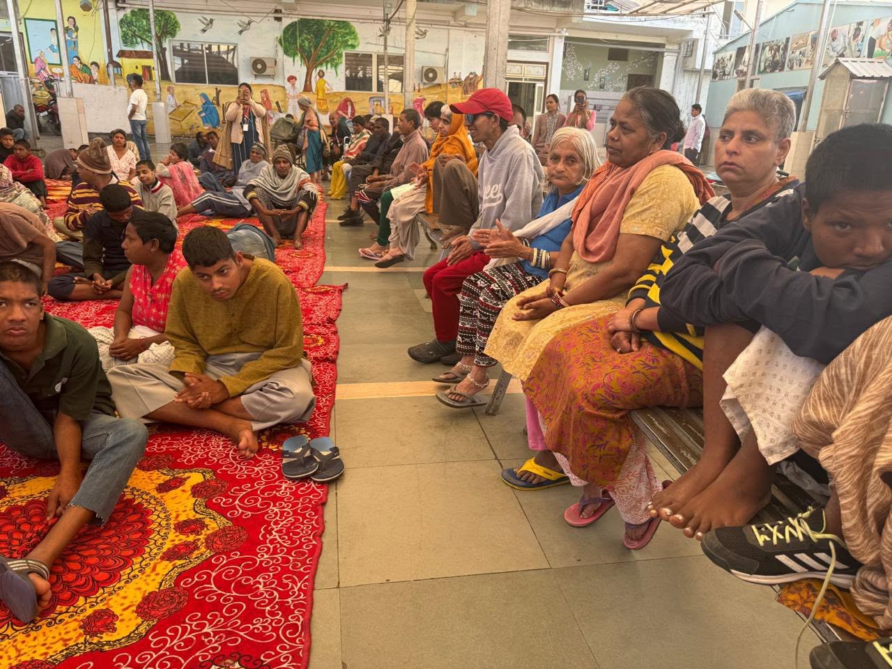 Elderly Care To provide food and healthcare services to elderly people